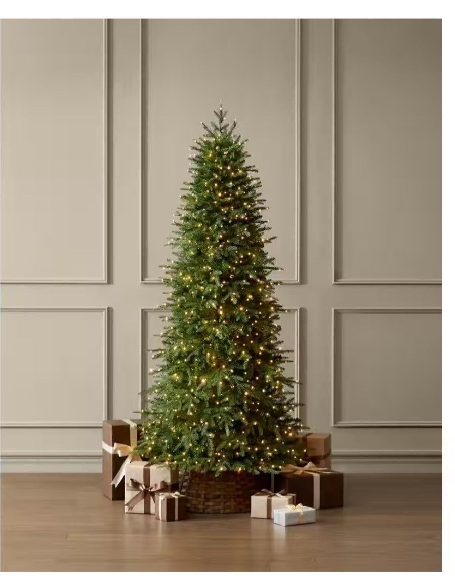 Home Decorators Collection
7.5 ft. Grand Duchess Twinkling Balsam Fir LED Pre-Lit Artificial Christmas Tree T27