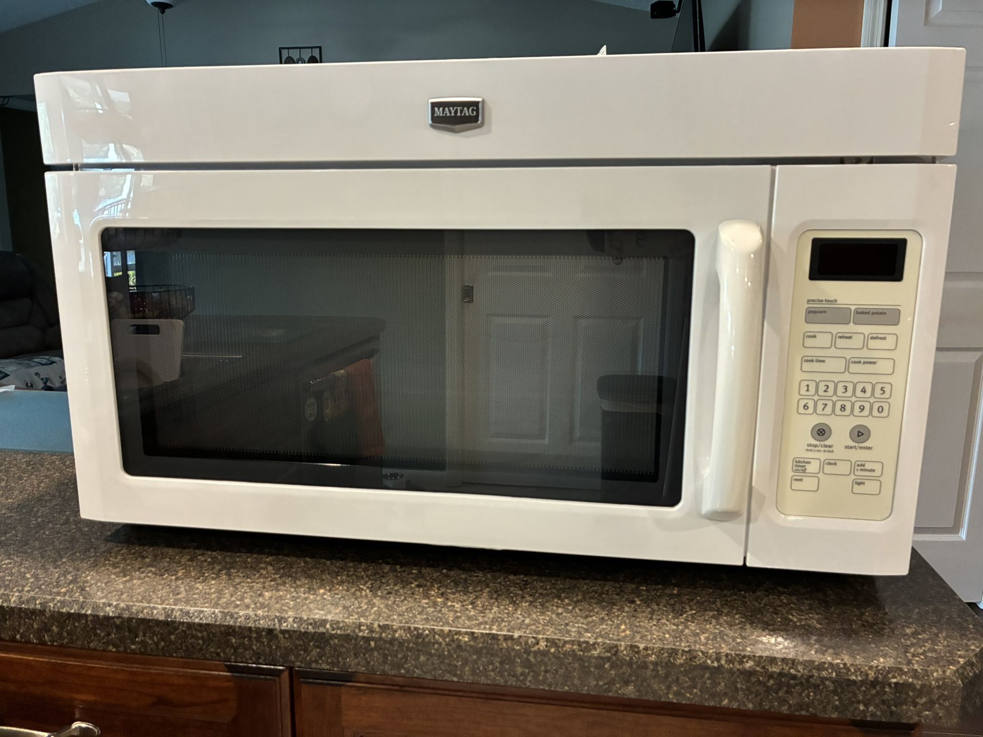 Microwave. /  Maytag 