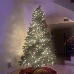 Christmas Tree (lights And Ornaments Included) 
