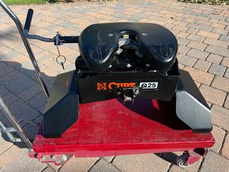 Curt Q25 Fifth Wheel Hitch