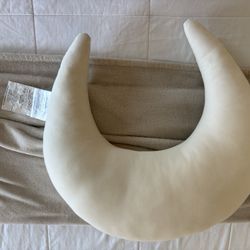 Snuggle Me Feeding Pillow