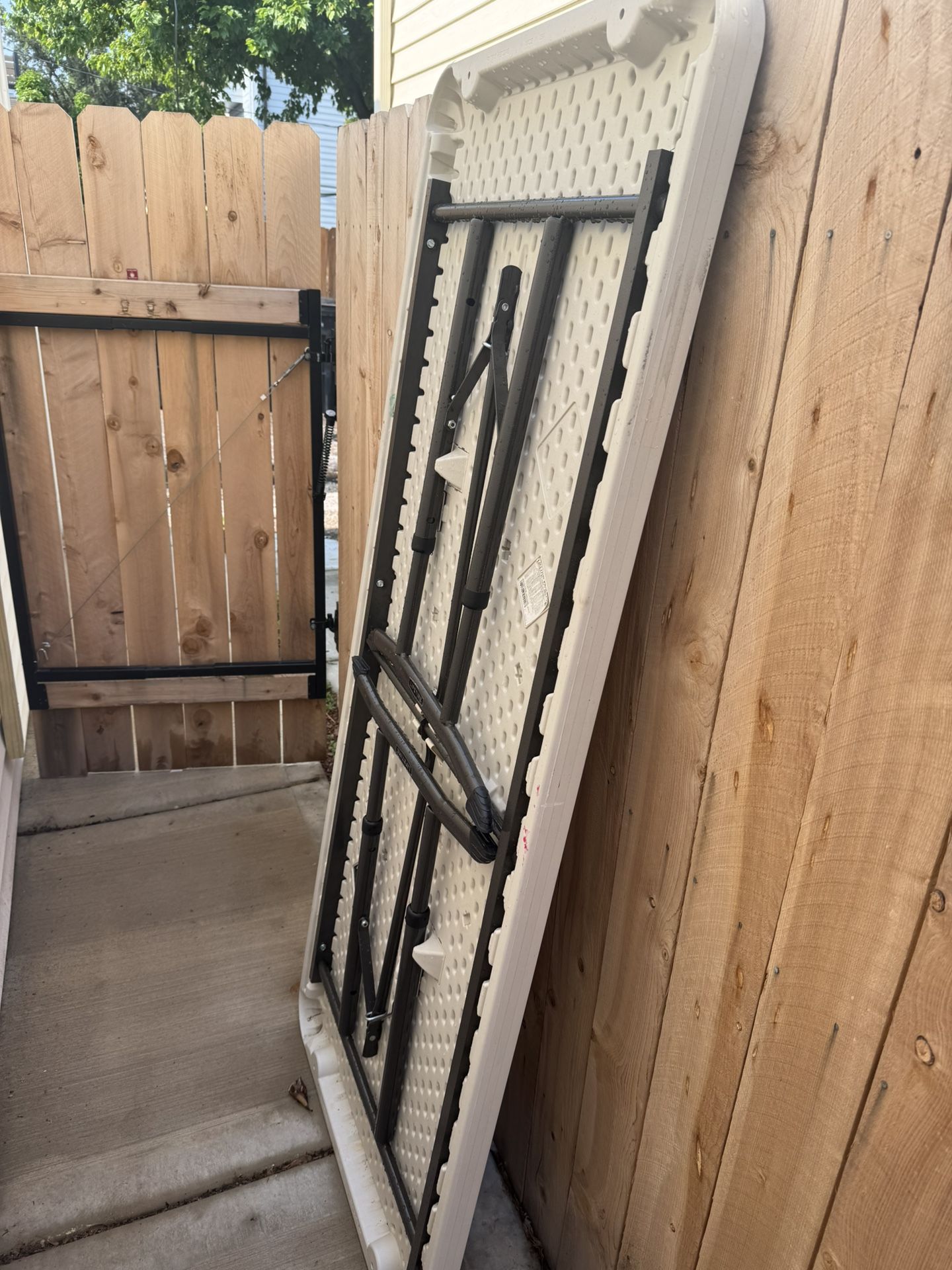 6 Foot Folding Table