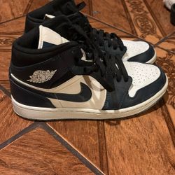 Jordan 1 Mid-Armory Navy