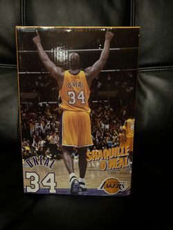 LA Lakers Shaquille O’Neal Limited Edition Gold Statue Stadium Give Away