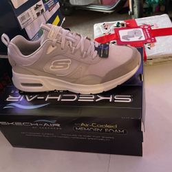 Men’s Skechers 10.5