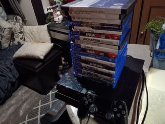 Ps4 System With Games And Conrollers