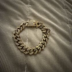 10mm 6in Iced Out VVS Pronged Yellow Gold Bracelet Worn