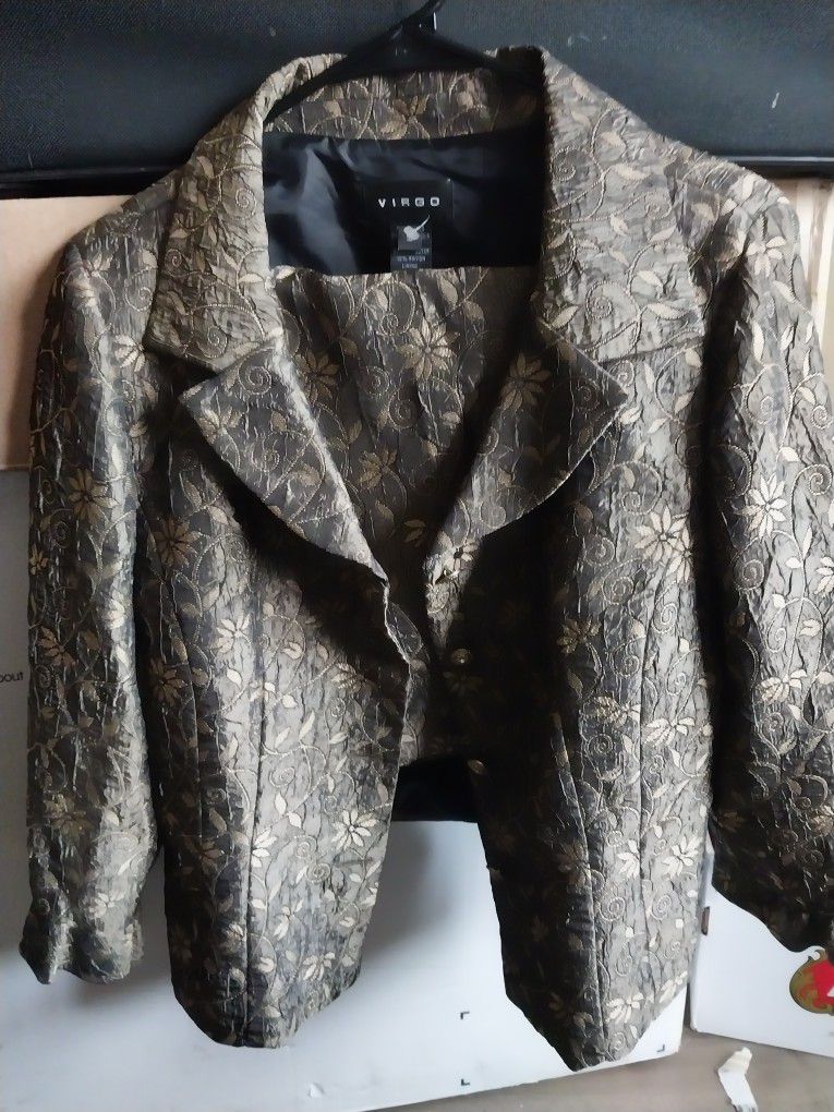 Woman's Jacket/skirt Set