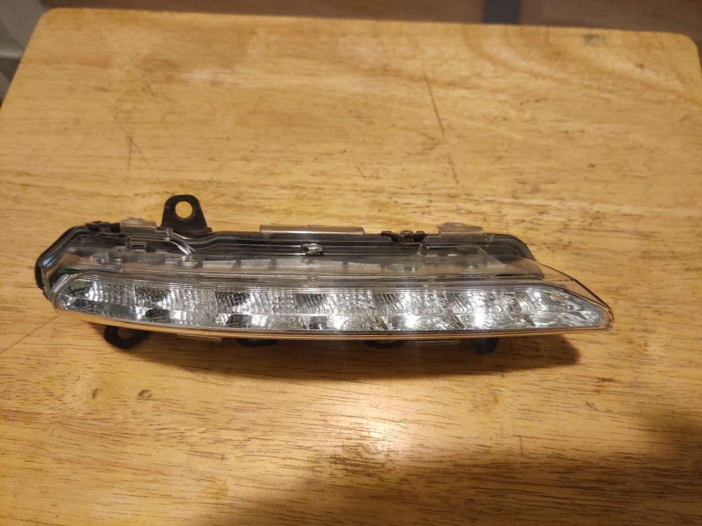 MERCEDES BENZ S550 FOG LIGHT RIGHT PASSENGER  LED A(contact info removed) 2010-2015