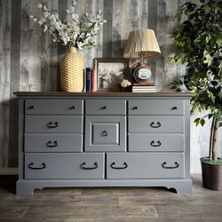 🌺 Newly Refinished Solid Wood Dresser/Deep Drawers/ Gray/ I Can Deliver 