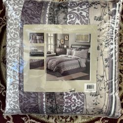 Reversible Queen Bed Ensemble