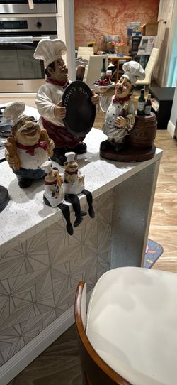 Figurines