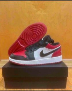 Nike Air Jordan 1 Low GS Bred Toe Size 4Y/5.5 Womens Brand New