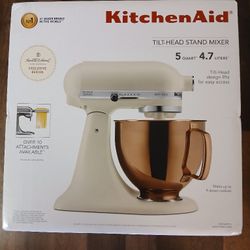 Kitchenaid 5 Quart ARTISAN MODEL Tilt Head Stand Mixer (MATTE FRESH LINEN color)