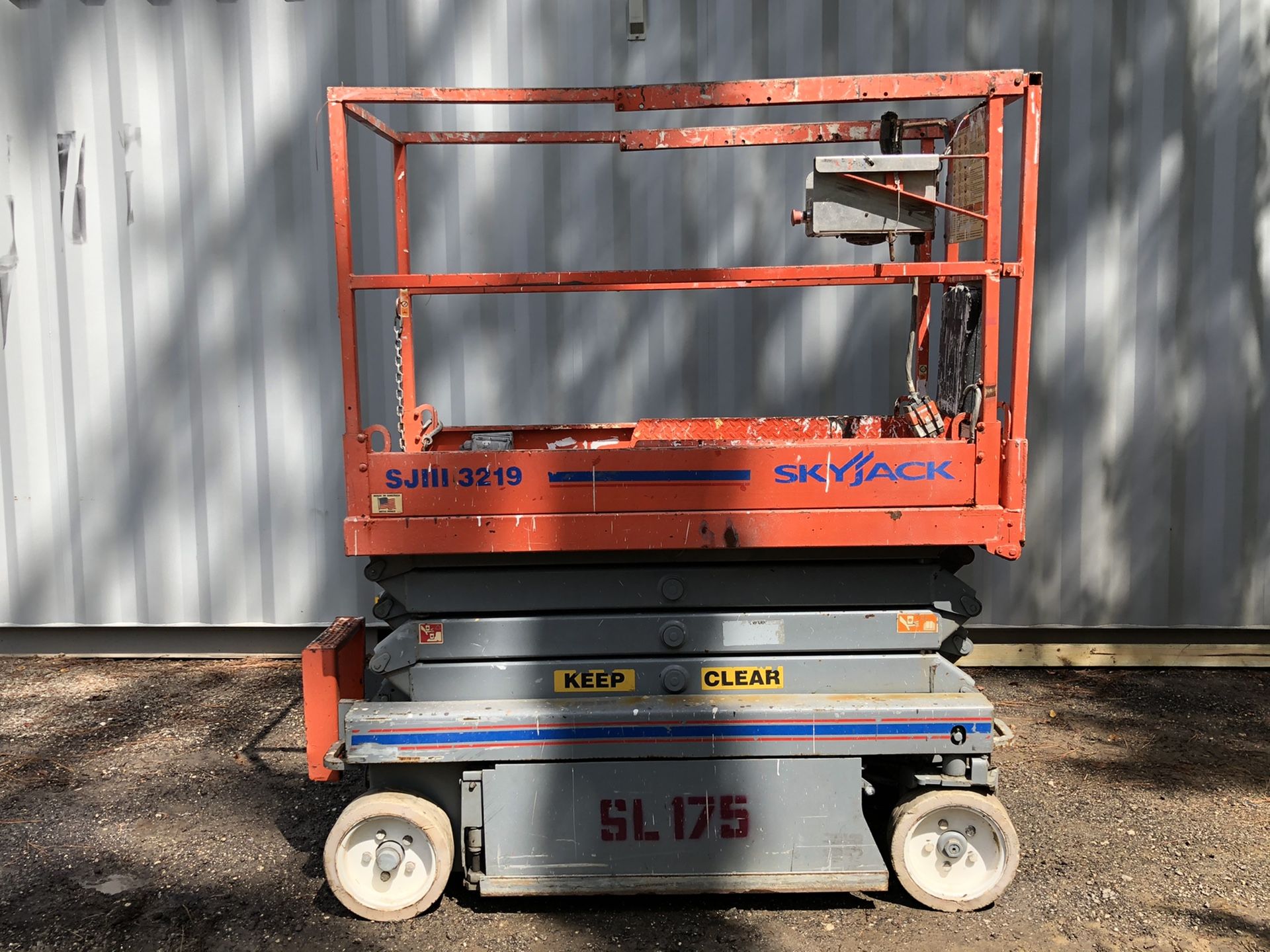 2006 Skyjack 3219 (Brand New Batteries) for Sale in Clermont, FL OfferUp