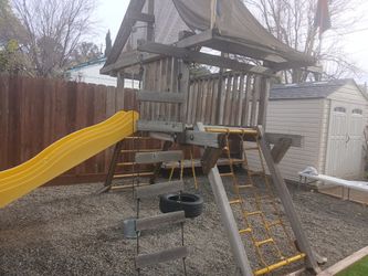 RAINBOW PLAY SYSTEMS-Swings-Slide-Wall Climb-Rope Ladder-WOW!!