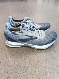 Brooks Levitate 2 Running Shoes Womens Size 8