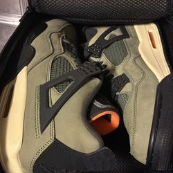 Jordan 4 undefeated sz 10.5
