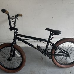 Mongoose Legion Kids Freestyle BMX Bike, Intermediate Rider, Boys and Girls Bikes, 20-Inch Wheels, Hi-Ten Steel Frame, Micro Drive 25x9T BMX Gearing