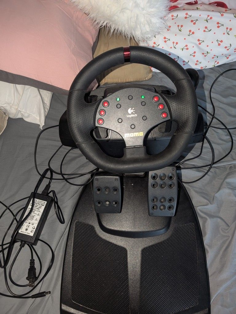 Logitech Momo Racing Wheel And Pedals