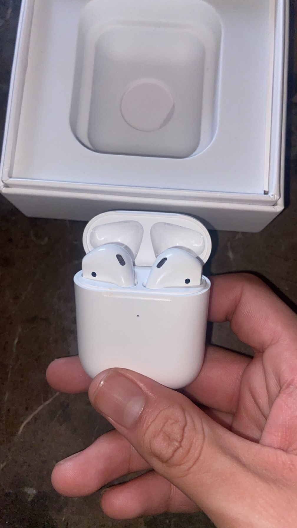 AirPods