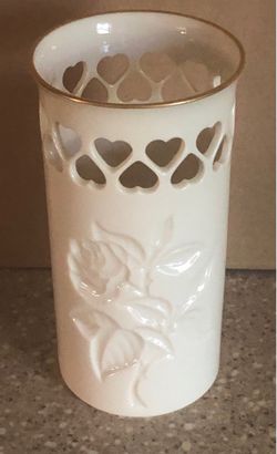 Lenox Ivory Porcelain Heart Cutout and Gold Trim.