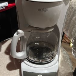 https://offerup.com/redirect/?o=TXIuY29mZmVl Coffee Maker 
