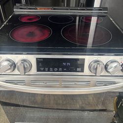 LG ThinQ 5 Burner Stainless Steel Electric Range Glass Cooktop