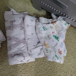 Swaddle/BUrp CLOTH set