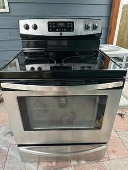 Kenmore self clean Stove(2020)
