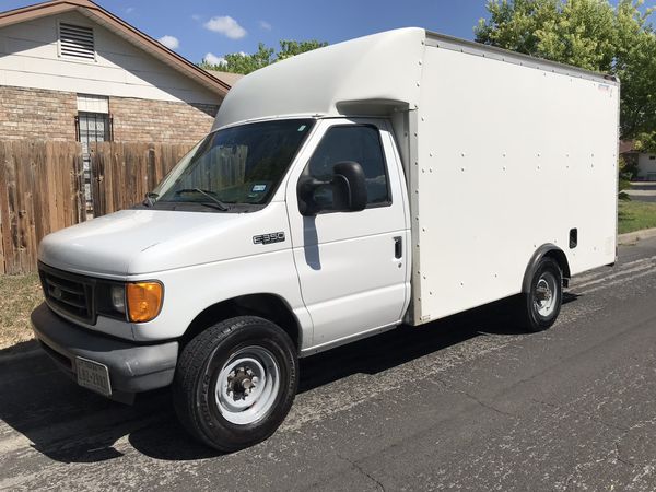 2006 ford econoline econoline box truck for Sale in Live Oak, TX - OfferUp