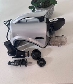 Omega NC800S Nutrition Center Slow Masticating Juicer – Excellent Condition