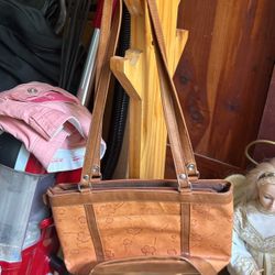 Cold Water Creek Leather Purse 75 Dollars Vera Bradley Sachal 25