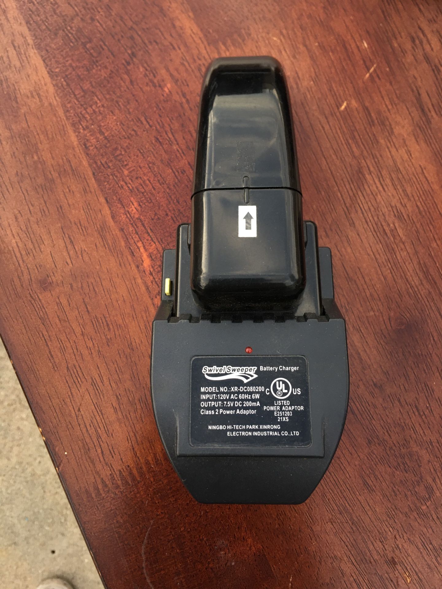 Swivel Sweeper Battery Charger Model XR-DC080200