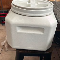 Dog/Cat Food Storage Container 
