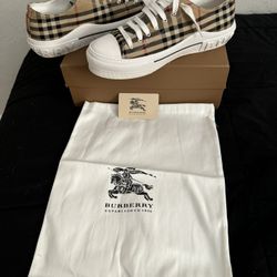 Burberry Shoes