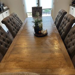 Extendable Dining Table 