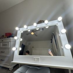 White Vanity Mirror With Lights 