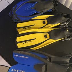 3 SETS OF FINS And 4 NETS