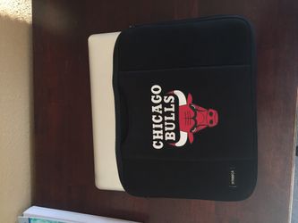 Chicago Bulls 13” laptop sleeve