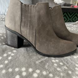 BRAND NEW WOMEN’s BOOTS- New In Box!!  
