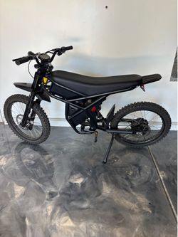 All Black GT73 E-Bike