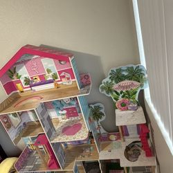 Barbie house For Sale