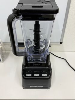Ninja Smoothie Blender NEVER USED