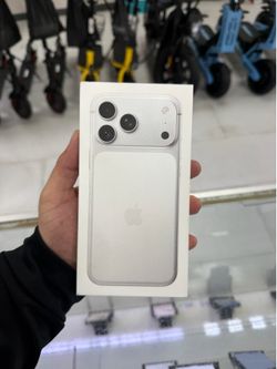 iPhone 17 Pro Max Unlocked 256GB! Finance For $50 Down Payment!!