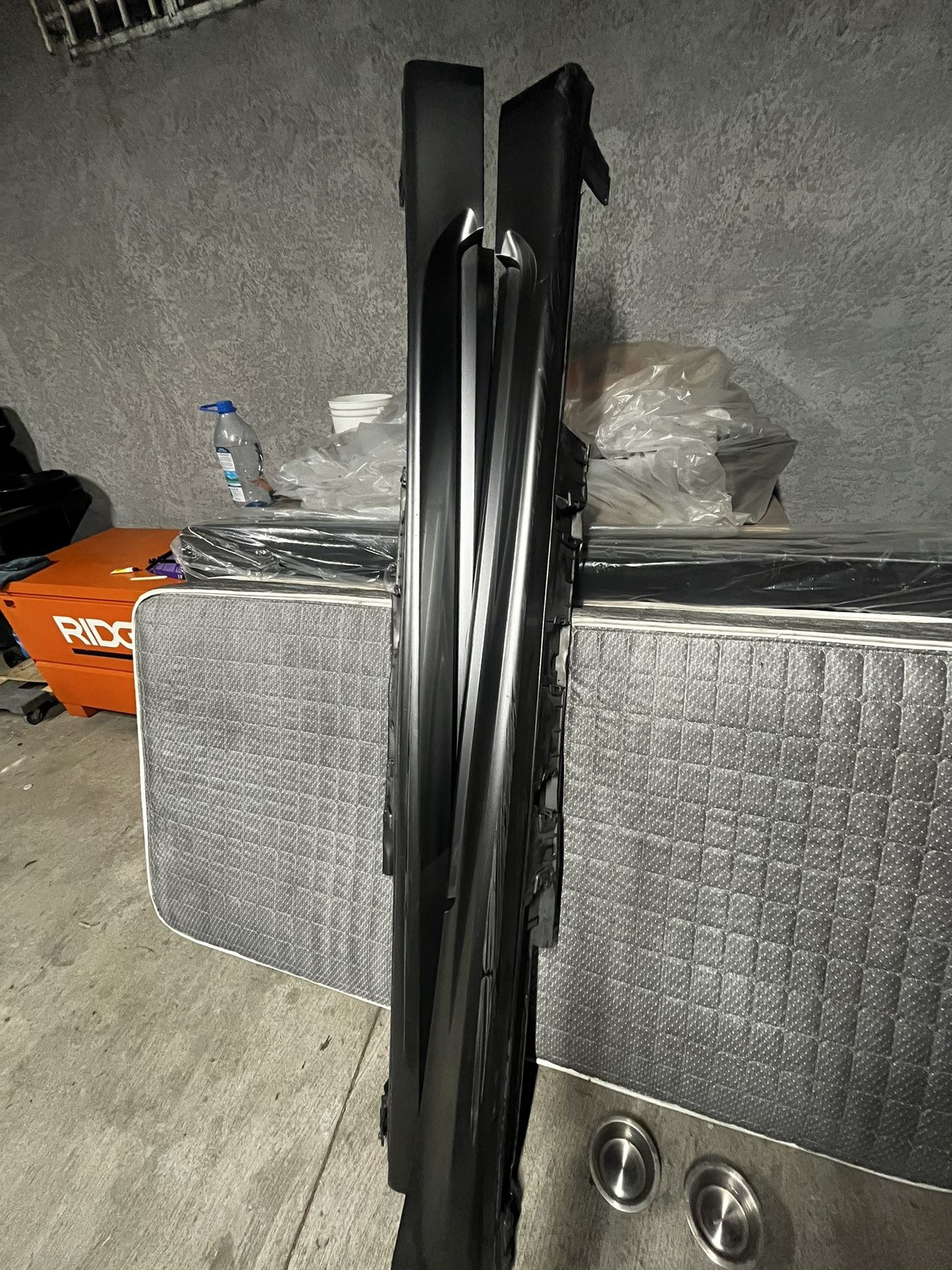 g37 oem IPL side skirts