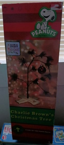 NEW IN BOX PEANUTS "CHARLIE BROWN'S CHRISTMAS TREE"