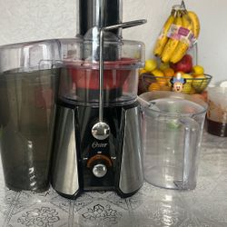 Oster Juicer 