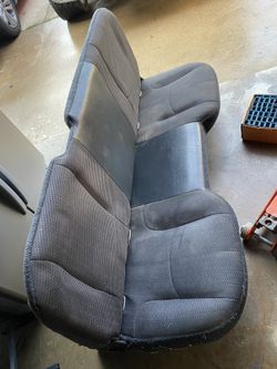 Asiento Trasero Color Blanco Con Gris Es Para RAM 2003 Pido $50 