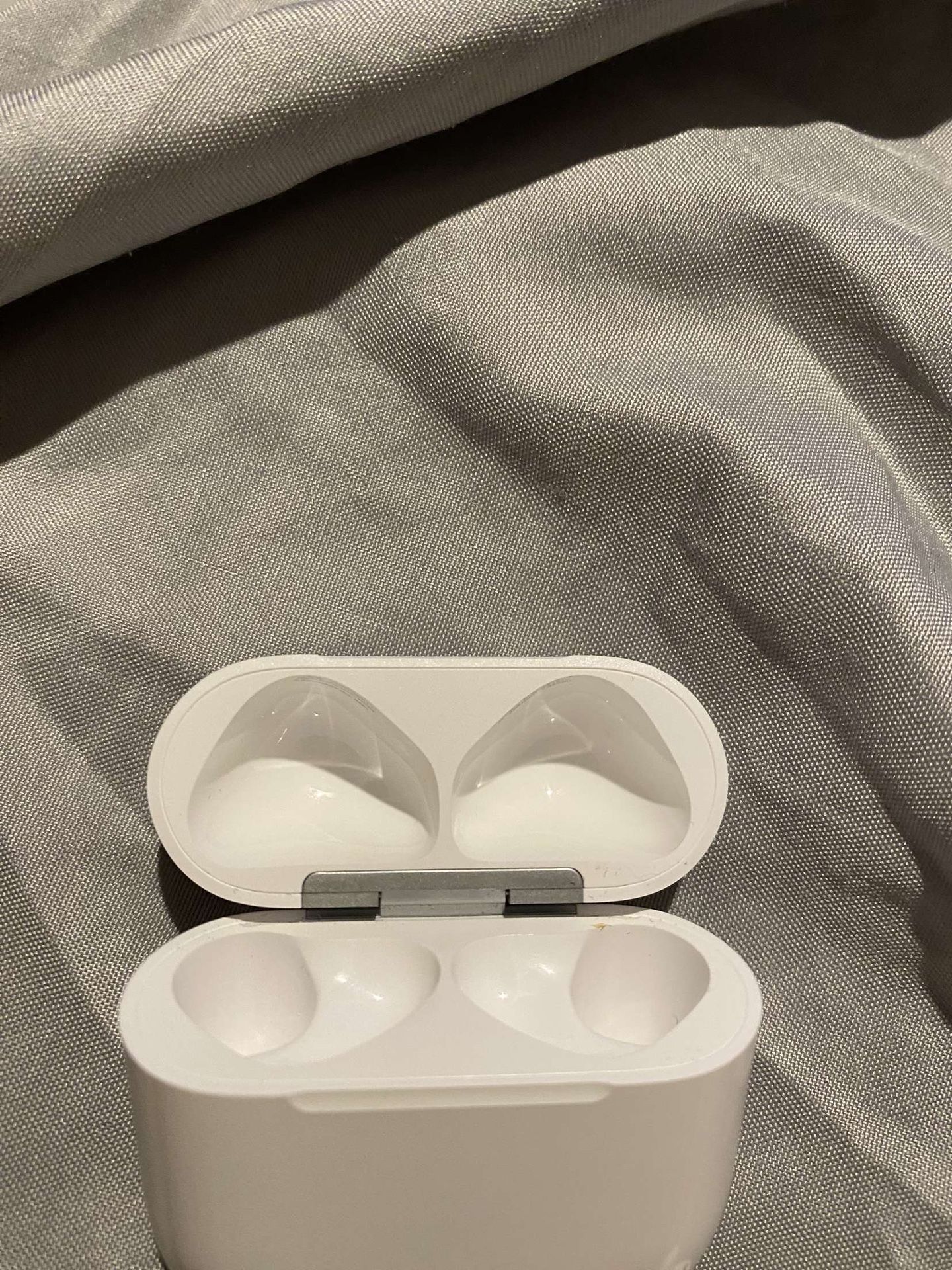AirPod 4s